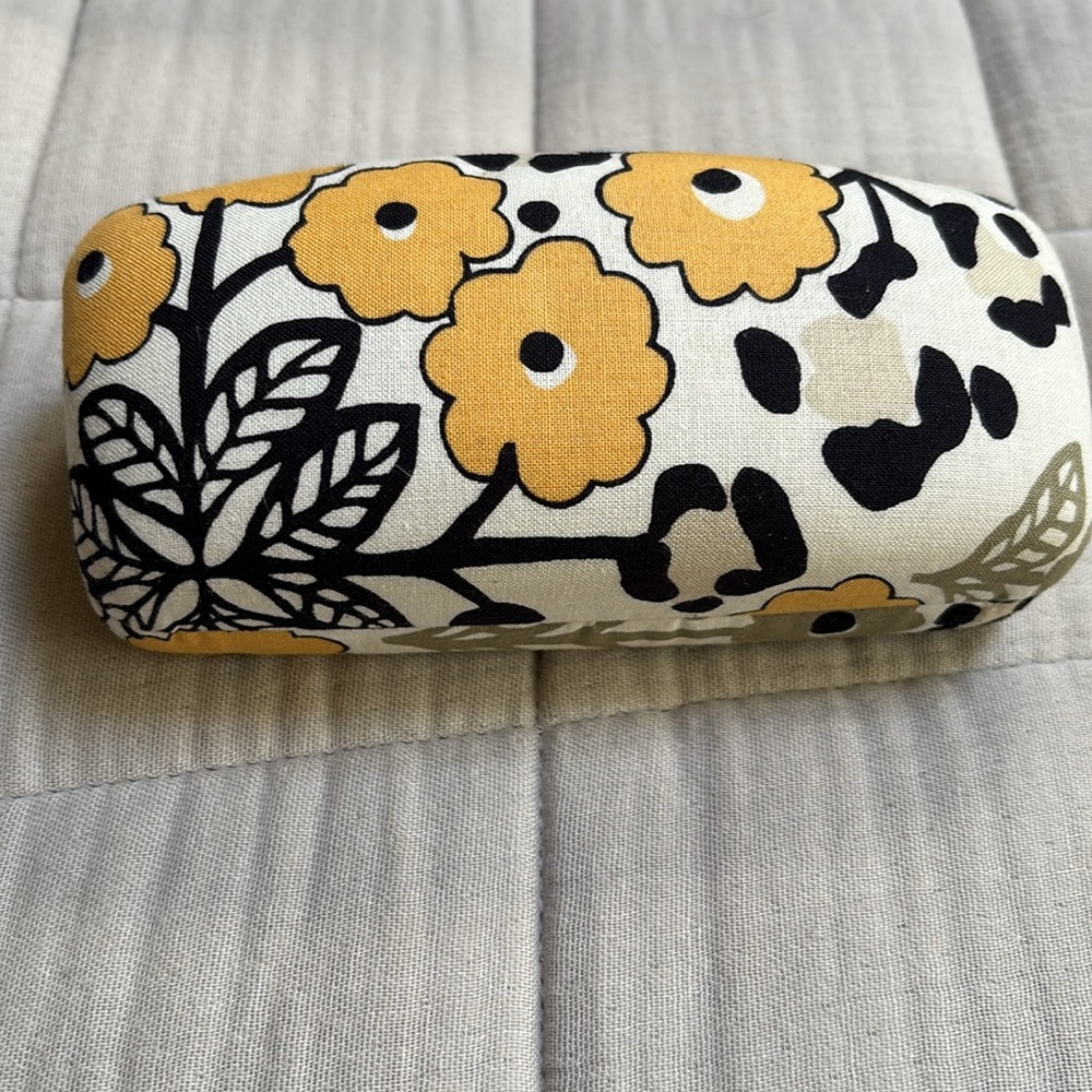 Vera Bradley Floral Go Wild Hard Clamshell Eye/Sunglass Case (SP 2013, Retired)